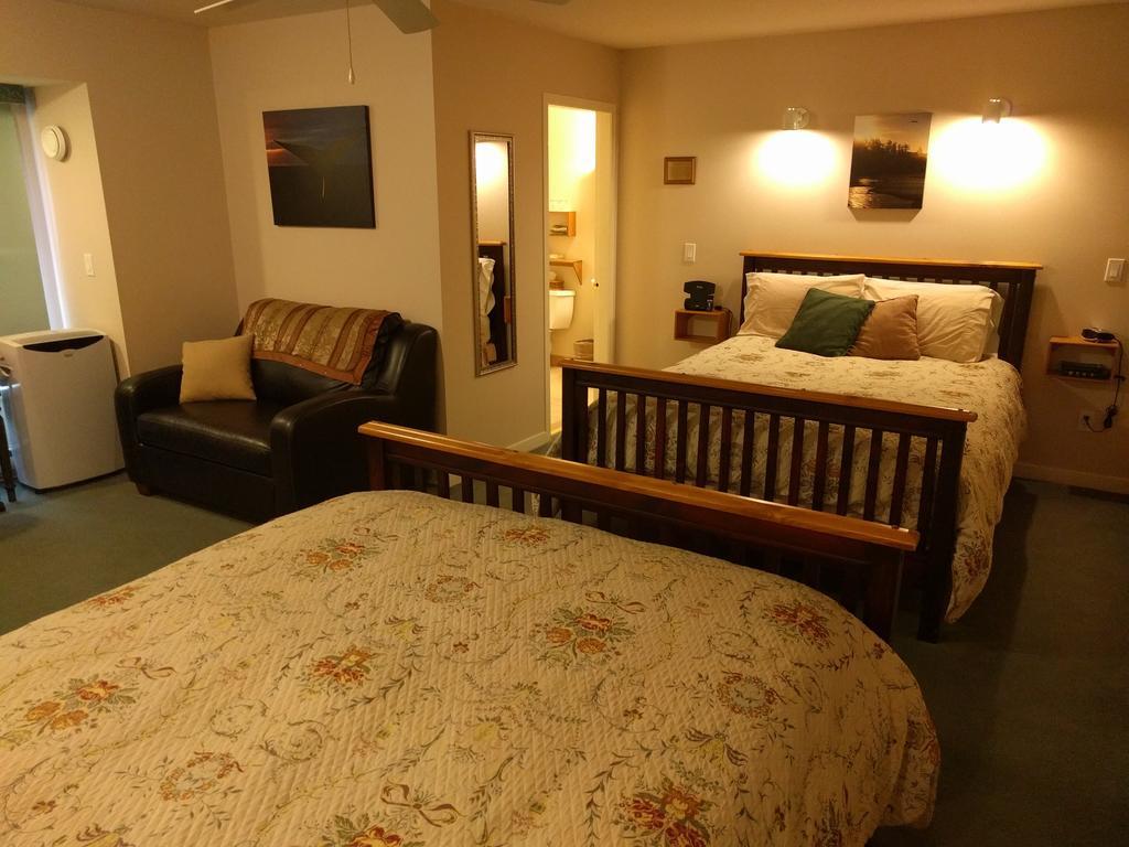 Cedar Wood Lodge Bed & Breakfast Inn Port Alberni Exteriör bild